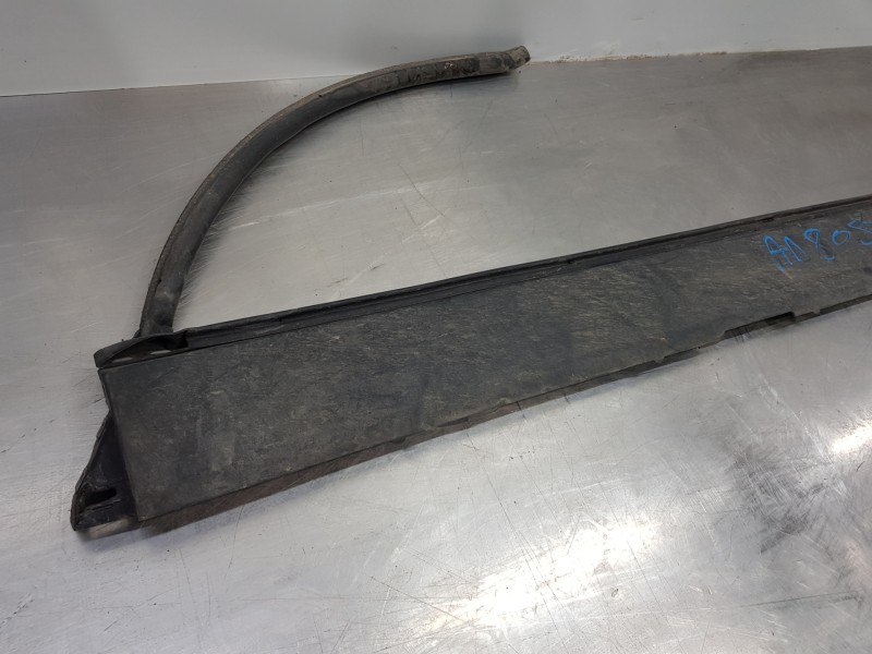 Recambio de faldon lateral para volvo xc60 hybrid referencia OEM IAM 31420623  