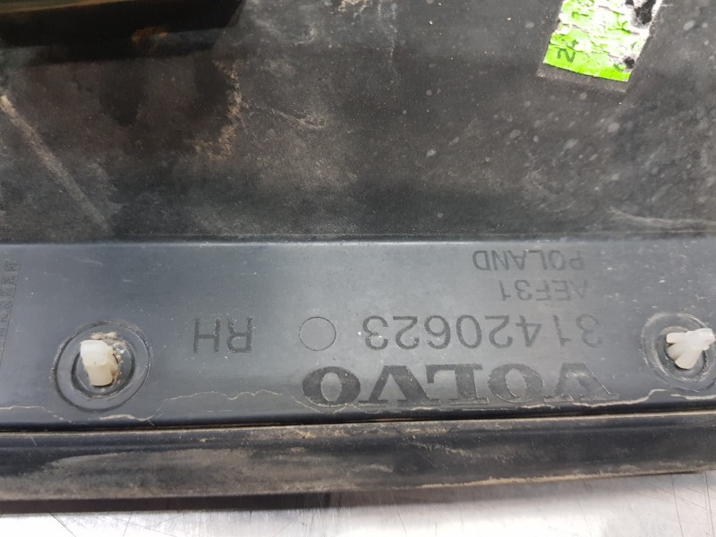 Recambio de faldon lateral para volvo xc60 hybrid referencia OEM IAM 31420623  