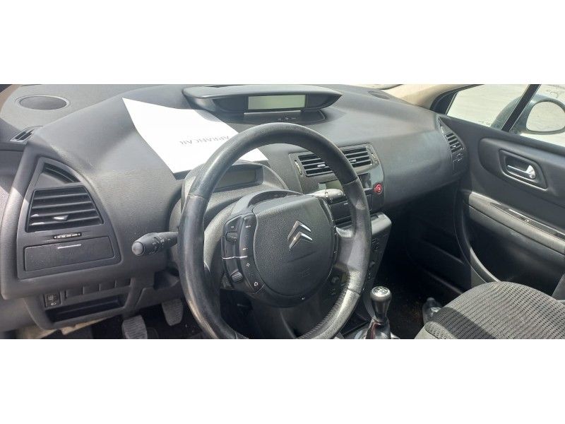 citroen c4 berlina del año 2006