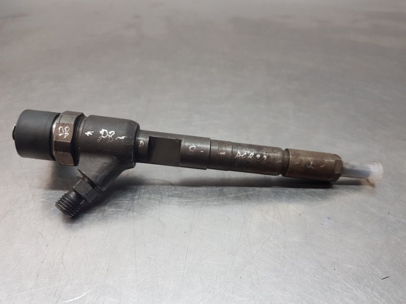 Recambio de inyector para fiat fiorino básico referencia OEM IAM 0445110083  