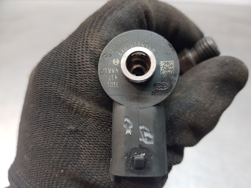 Recambio de inyector para fiat fiorino básico referencia OEM IAM 0445110083  