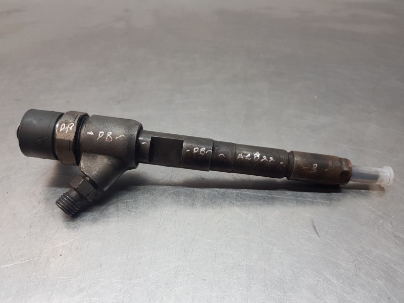 Recambio de inyector para fiat fiorino básico referencia OEM IAM 0445110083  