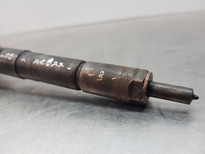 Recambio de inyector para fiat fiorino básico referencia OEM IAM 0445110083  