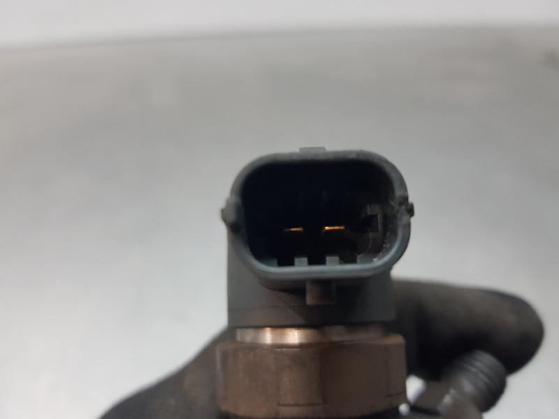 Recambio de inyector para fiat fiorino básico referencia OEM IAM 0445110083  