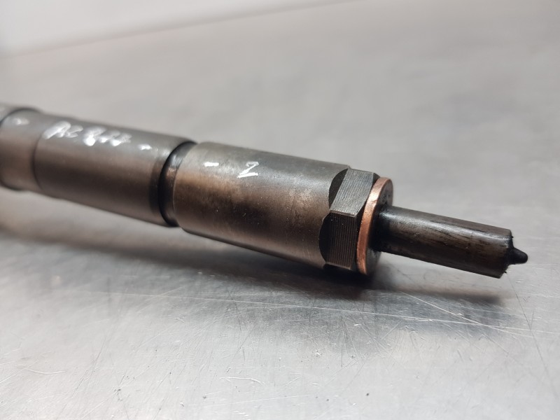 Recambio de inyector para fiat fiorino básico referencia OEM IAM 0445110083  