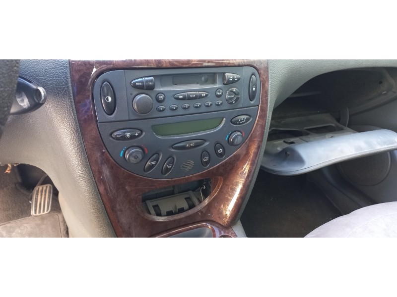 citroen c5 berlina del año 2001