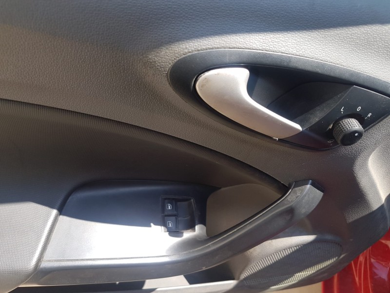 seat ibiza (6j5) del año 2011