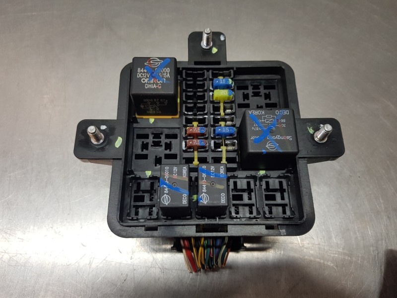 Recambio de caja reles / fusibles para ssangyong actyon limited referencia OEM IAM 8216009662  