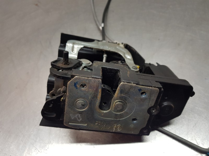 Recambio de cerradura puerta trasera derecha para ssangyong actyon limited referencia OEM IAM 7132009005  