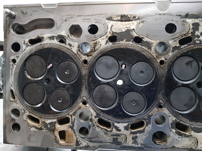 Recambio de culata para audi a4 (b9) quattro referencia OEM IAM 04L103064J 04L103373E 