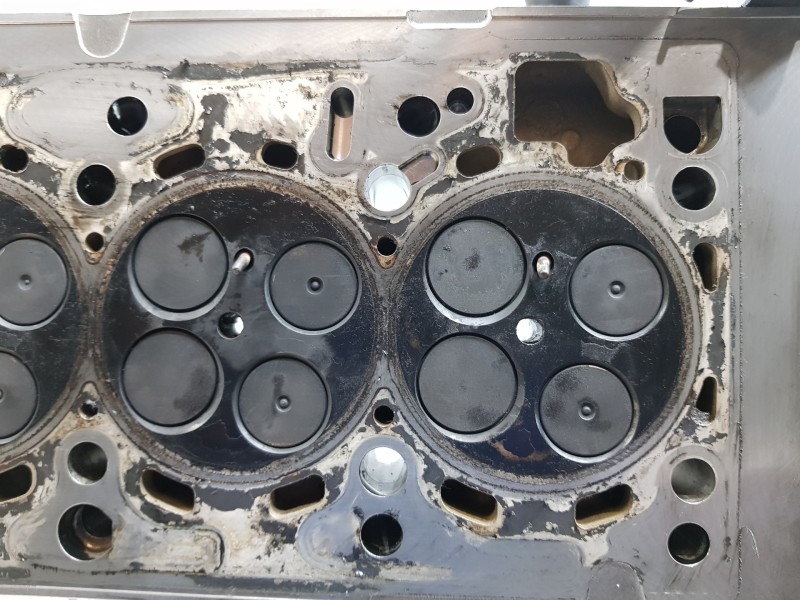 Recambio de culata para audi a4 (b9) quattro referencia OEM IAM 04L103064J 04L103373E 