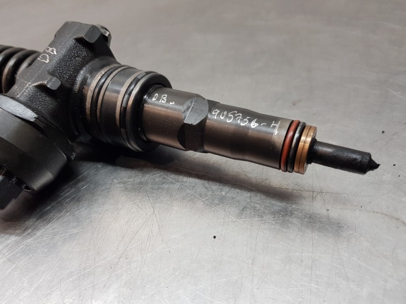 Recambio de inyector para seat ibiza (6l1) sigma referencia OEM IAM 038130073AJ  