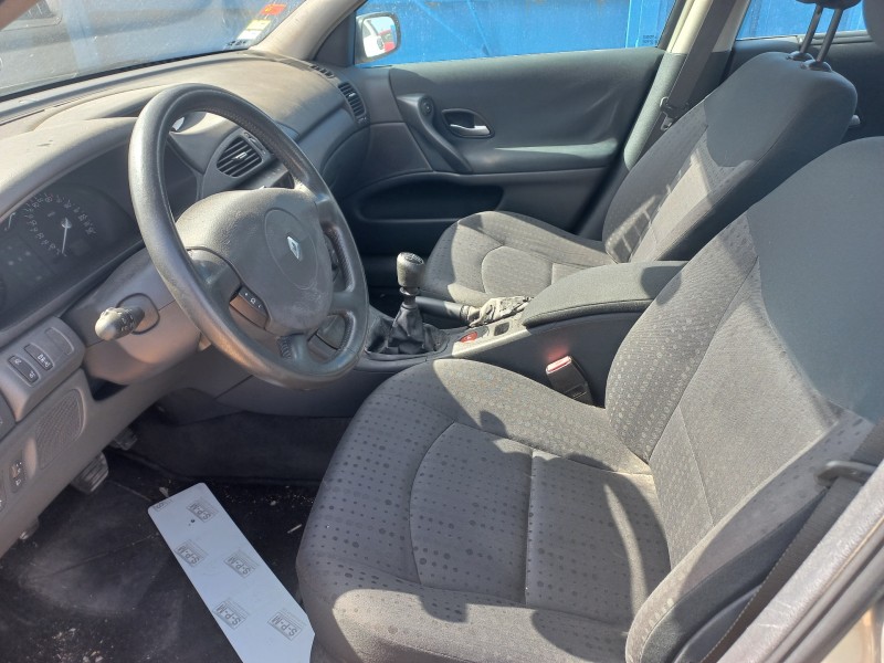 renault laguna ii (bg0) del año 2004