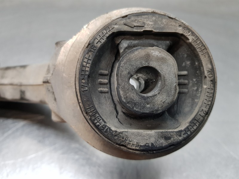 Recambio de brazo suspension inferior delantero izquierdo para audi a4 (b9) quattro referencia OEM IAM 8W0407693B 8W0407695A 