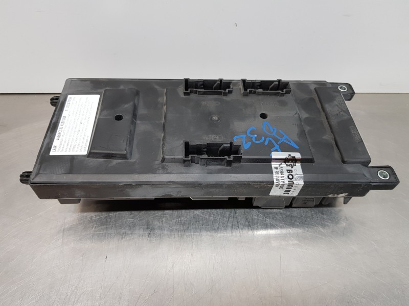 Recambio de caja reles / fusibles para land rover evoque dynamic referencia OEM IAM GJ3214F041AC  