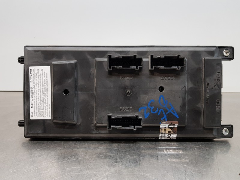 Recambio de caja reles / fusibles para land rover evoque dynamic referencia OEM IAM GJ3214F041AC  