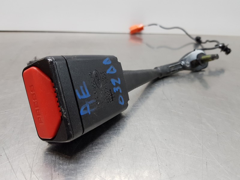 Recambio de enganche del cinturon delantero der para land rover evoque dynamic referencia OEM IAM LR071918 FK7261208AD AMGJ32612