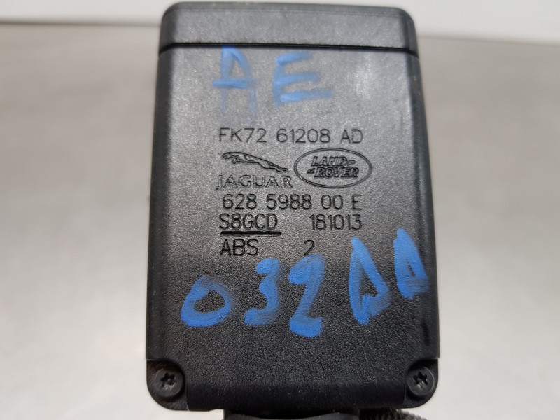 Recambio de enganche del cinturon delantero der para land rover evoque dynamic referencia OEM IAM LR071918 FK7261208AD AMGJ32612