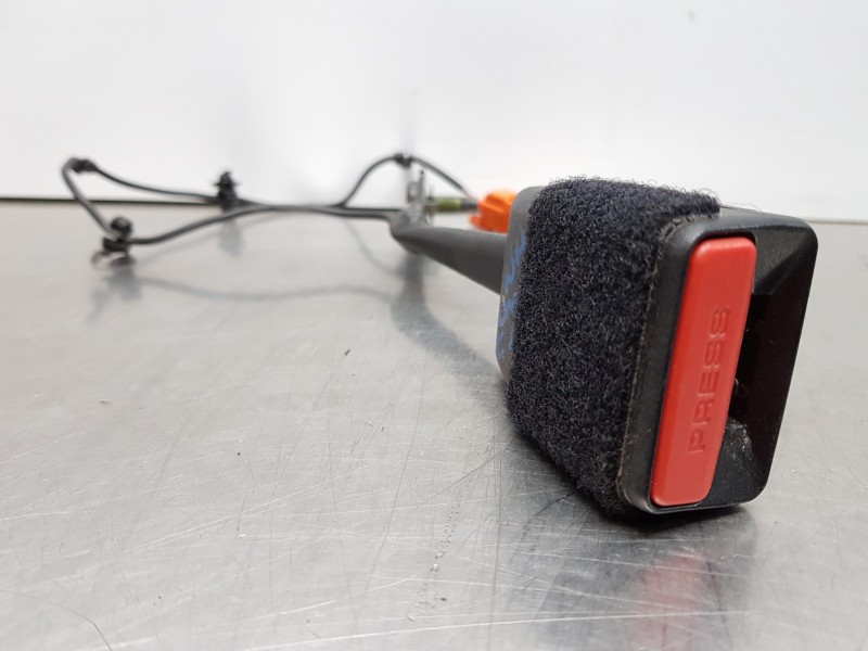 Recambio de enganche del cinturon delantero izq para land rover evoque dynamic referencia OEM IAM LR071918 FK7261208AD AMGJ32612