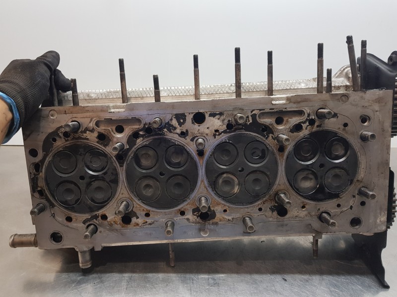 Recambio de culata para kia carnival ii ex referencia OEM IAM 221004X300  