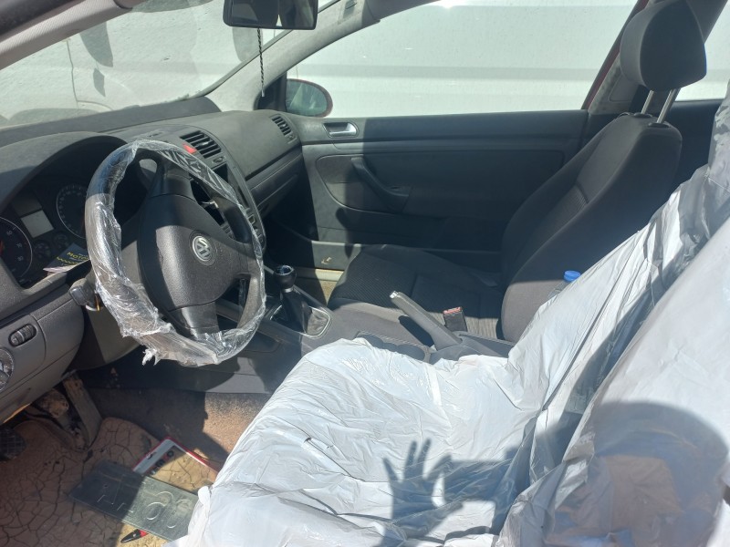 volkswagen golf v berlina (1k1) del año 2006