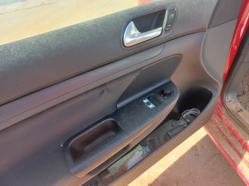 volkswagen golf v berlina (1k1) del año 2006