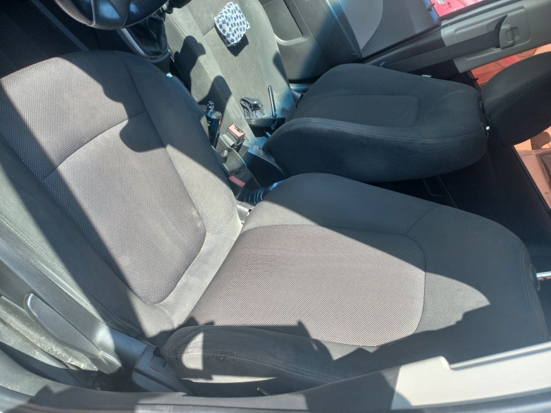 chevrolet aveo sedán del año 2012