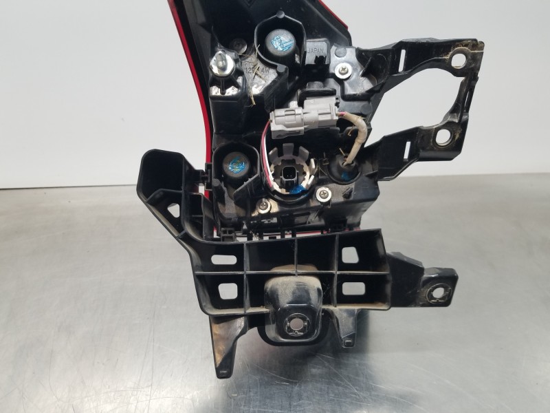 Recambio de piloto trasero derecho para lexus ux (za10) essence referencia OEM IAM 8155176371   Recambio de piloto trasero derecho para lexus ux (za10) essence referencia OEM IAM 8155176371