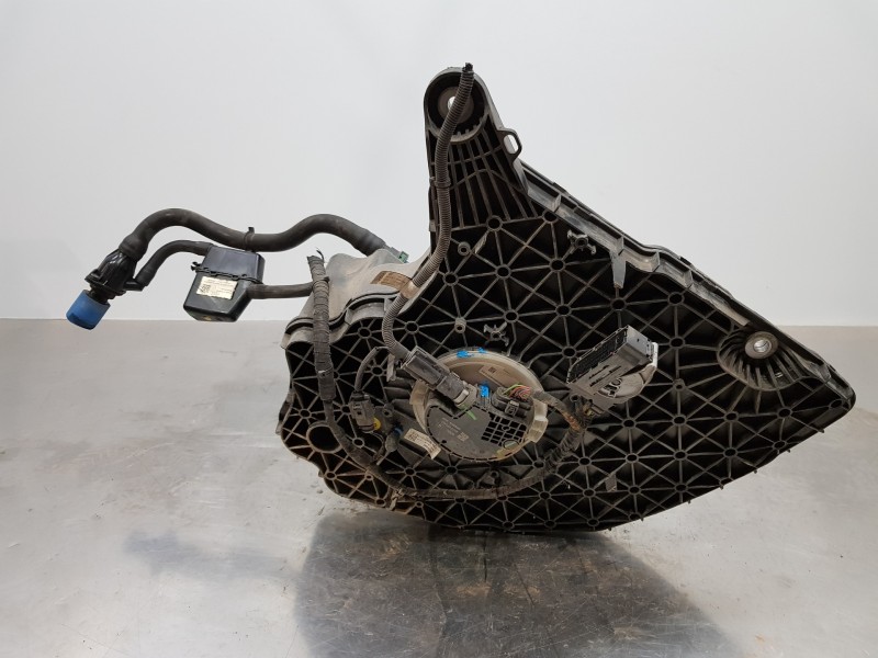 Recambio de deposito aditivo adblue fap ( deposito grande ) para audi a4 (b9) quattro referencia OEM IAM 8W0131879BA 4077101AD 