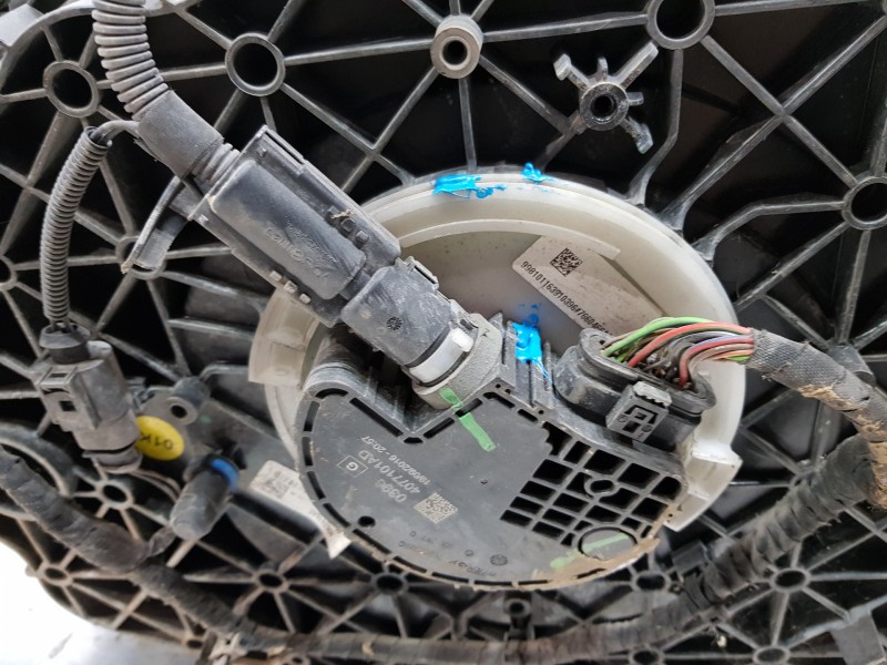 Recambio de deposito aditivo adblue fap ( deposito grande ) para audi a4 (b9) quattro referencia OEM IAM 8W0131879BA 4077101AD 