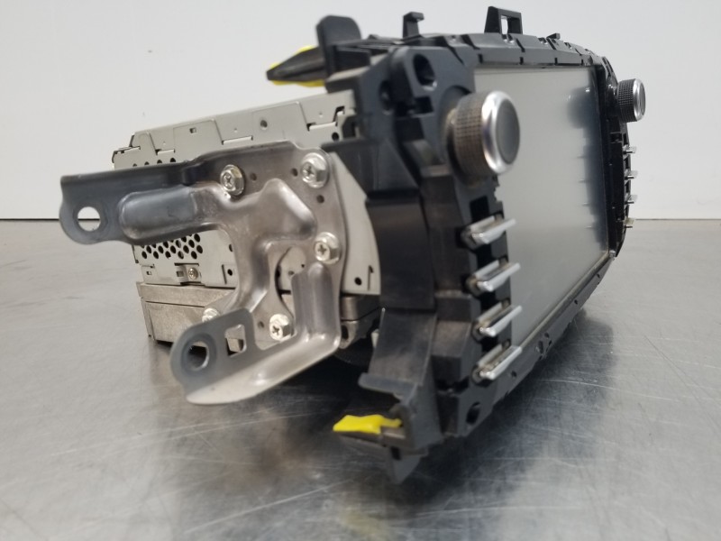 Recambio de pantalla multifuncion para toyota yaris hybrid referencia OEM IAM 861400D320  