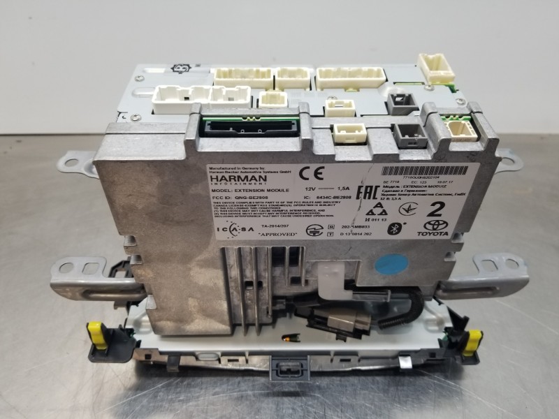 Recambio de pantalla multifuncion para toyota yaris hybrid referencia OEM IAM 861400D320  