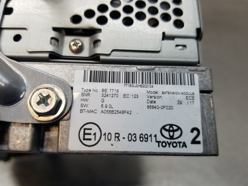 Recambio de pantalla multifuncion para toyota yaris hybrid referencia OEM IAM 861400D320  