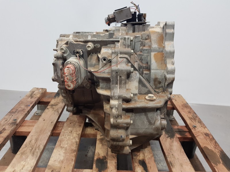 Recambio de caja cambios para toyota yaris hybrid referencia OEM IAM 3090052010  