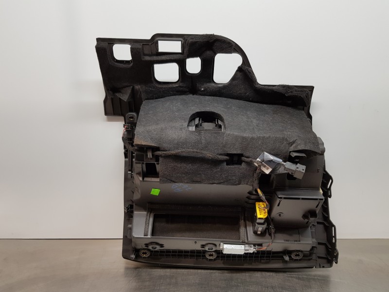 Recambio de guantera para audi a4 (b9) quattro referencia OEM IAM 8W1857035B6PS 8W1857035B 