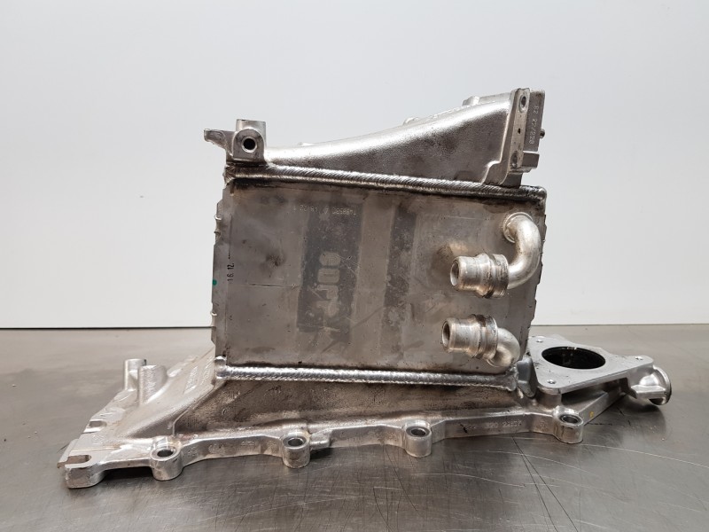 Recambio de colector admision para audi a4 (b9) quattro referencia OEM IAM 04L129711AE  