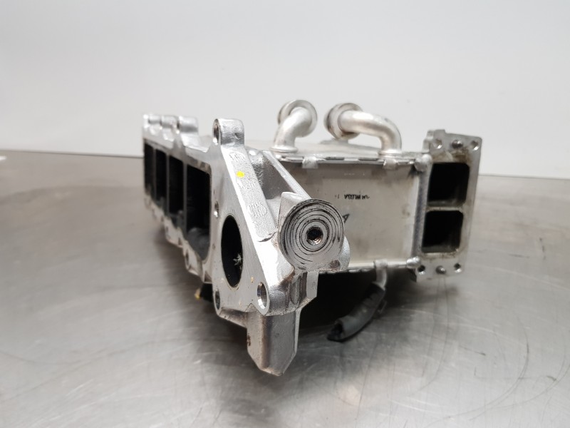 Recambio de colector admision para audi a4 (b9) quattro referencia OEM IAM 04L129711AE  