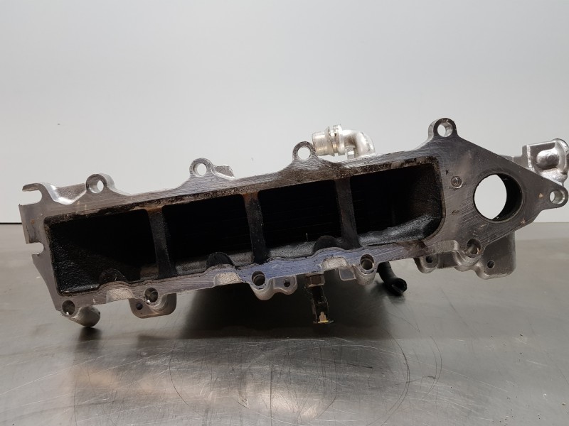 Recambio de colector admision para audi a4 (b9) quattro referencia OEM IAM 04L129711AE  