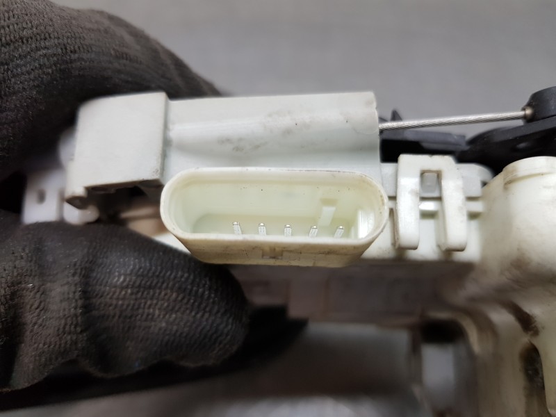 Recambio de cerradura puerta delantera derecha para audi a4 (b9) quattro referencia OEM IAM 8X1837016C  