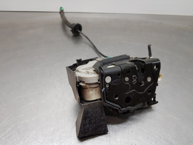 Recambio de cerradura puerta delantera izquierda para audi a4 (b9) quattro referencia OEM IAM 8X1837015C  