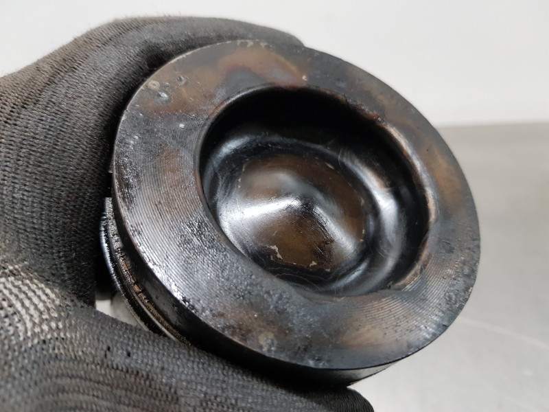 Recambio de biela para audi a4 (b9) quattro referencia OEM IAM 04L105401A 4L107065R001 