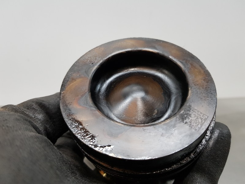 Recambio de biela para audi a4 (b9) quattro referencia OEM IAM 04L105401A 4L107065R001 