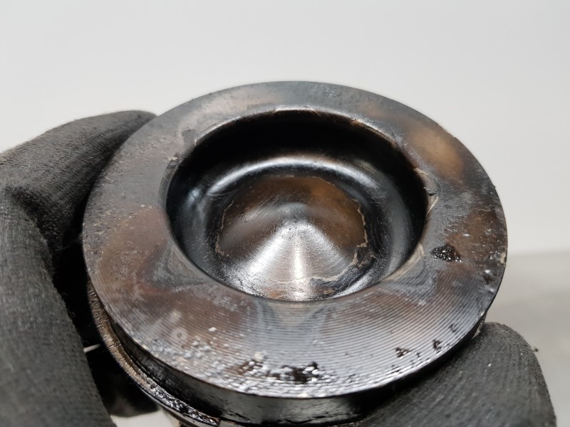 Recambio de biela para audi a4 (b9) quattro referencia OEM IAM 04L105401A 4L107065R001 