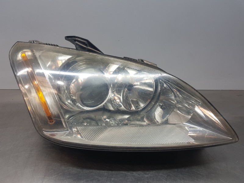 Recambio de faro derecho para ford focus c-max (cap) trend referencia OEM IAM 1347465 3M5113100EE 5DV00829000