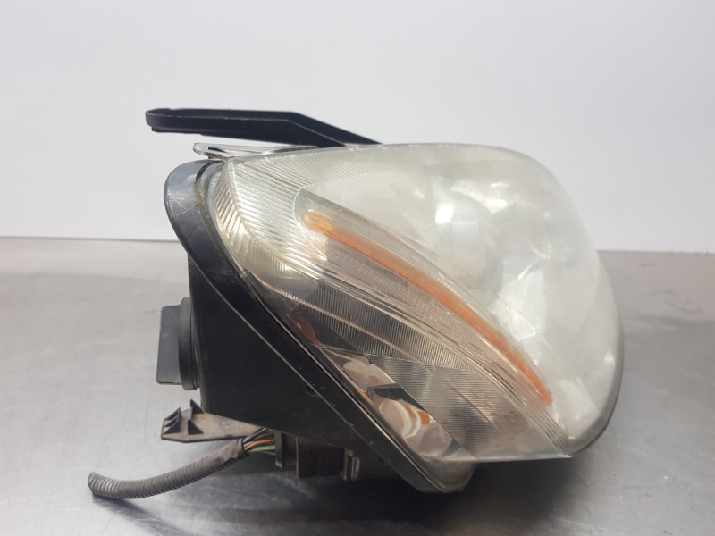 Recambio de faro derecho para ford focus c-max (cap) trend referencia OEM IAM 1347465 3M5113100EE 5DV00829000