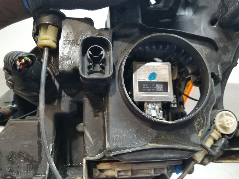 Recambio de faro derecho para maserati quattroporte granlusso referencia OEM IAM 00670001624 L90028085 90036242