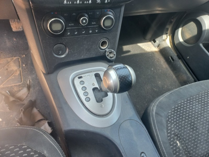 nissan qashqai (j10) del año 2008