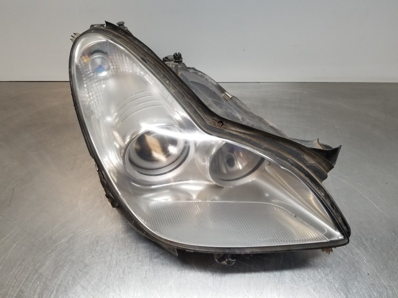 Recambio de faro derecho para mercedes clase cls (w219) 500 referencia OEM IAM A2198203061  