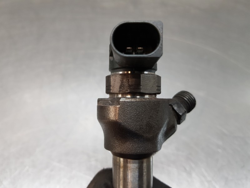 Recambio de inyector para audi a4 (b9) quattro referencia OEM IAM 04L130277P 0445110556 