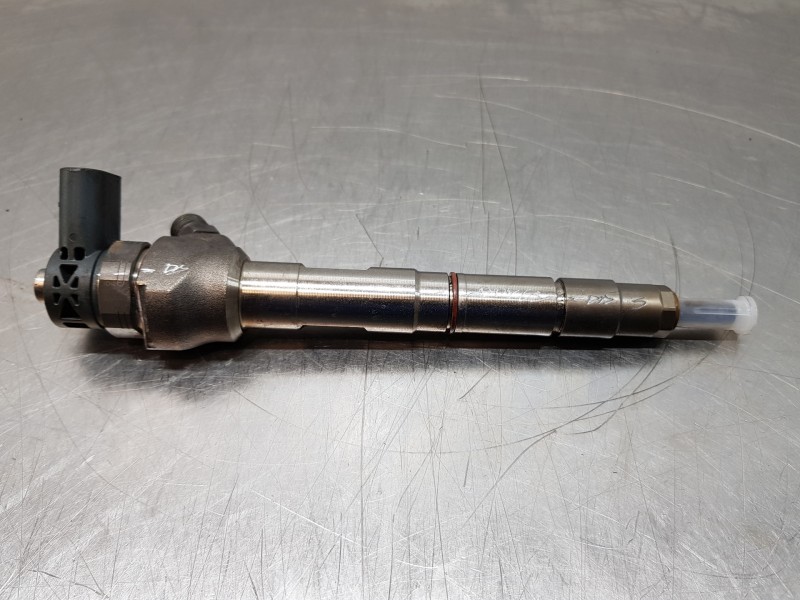 Recambio de inyector para audi a4 (b9) quattro referencia OEM IAM 04L130277AE 0445110471 